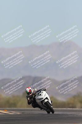 media/Oct-26-2025-Race Pace (Sun) [[c1447ca738]]/Non Verified (1st 20 Minutes of every Hour)/4-Turn 14 (1110am)/